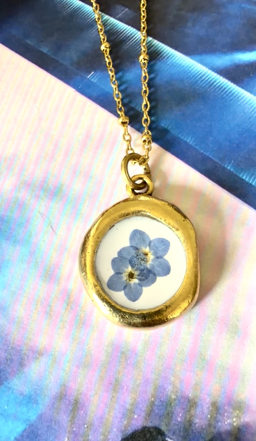 Floral Crest Necklace