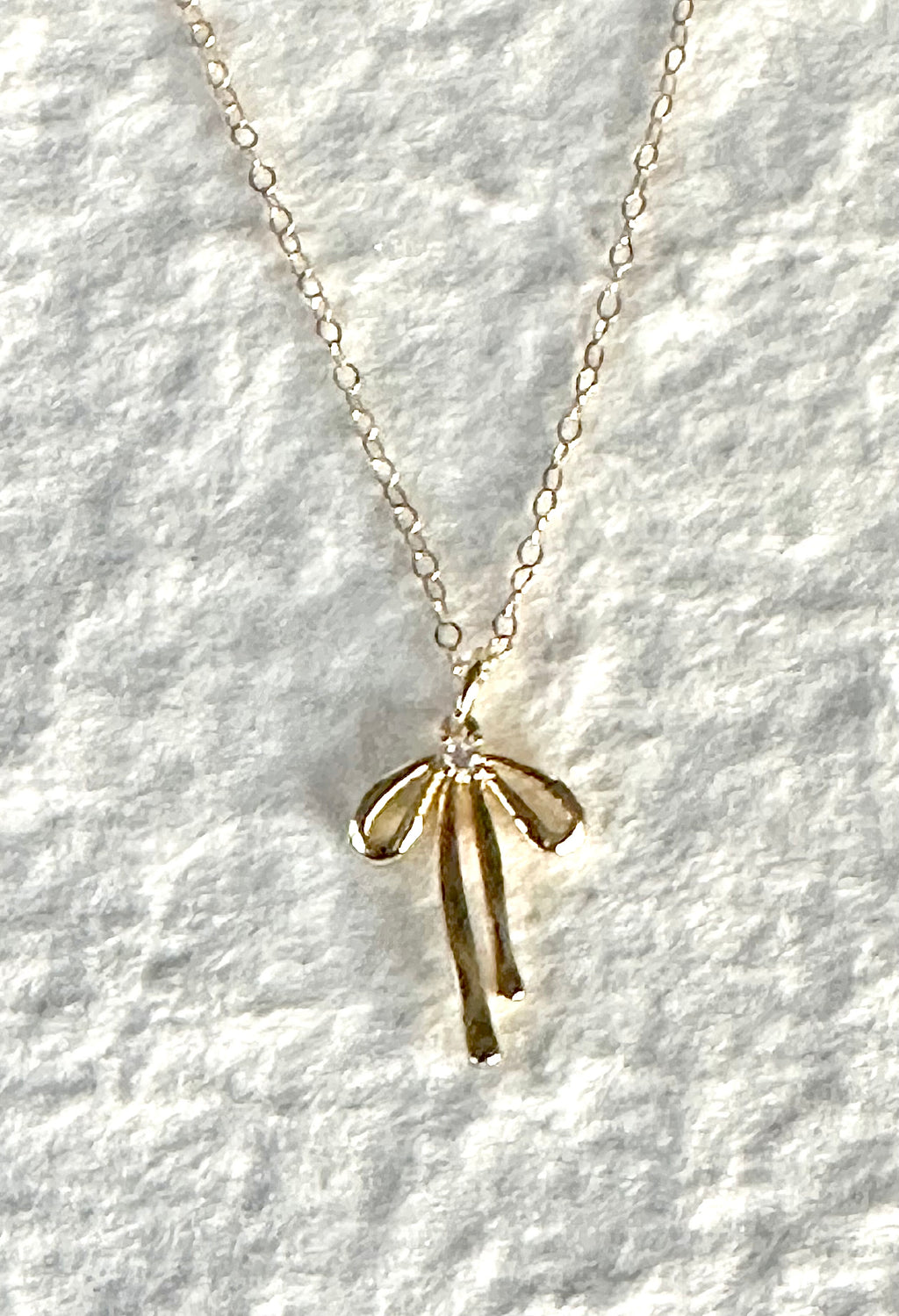 Elegant Ribbon Necklace