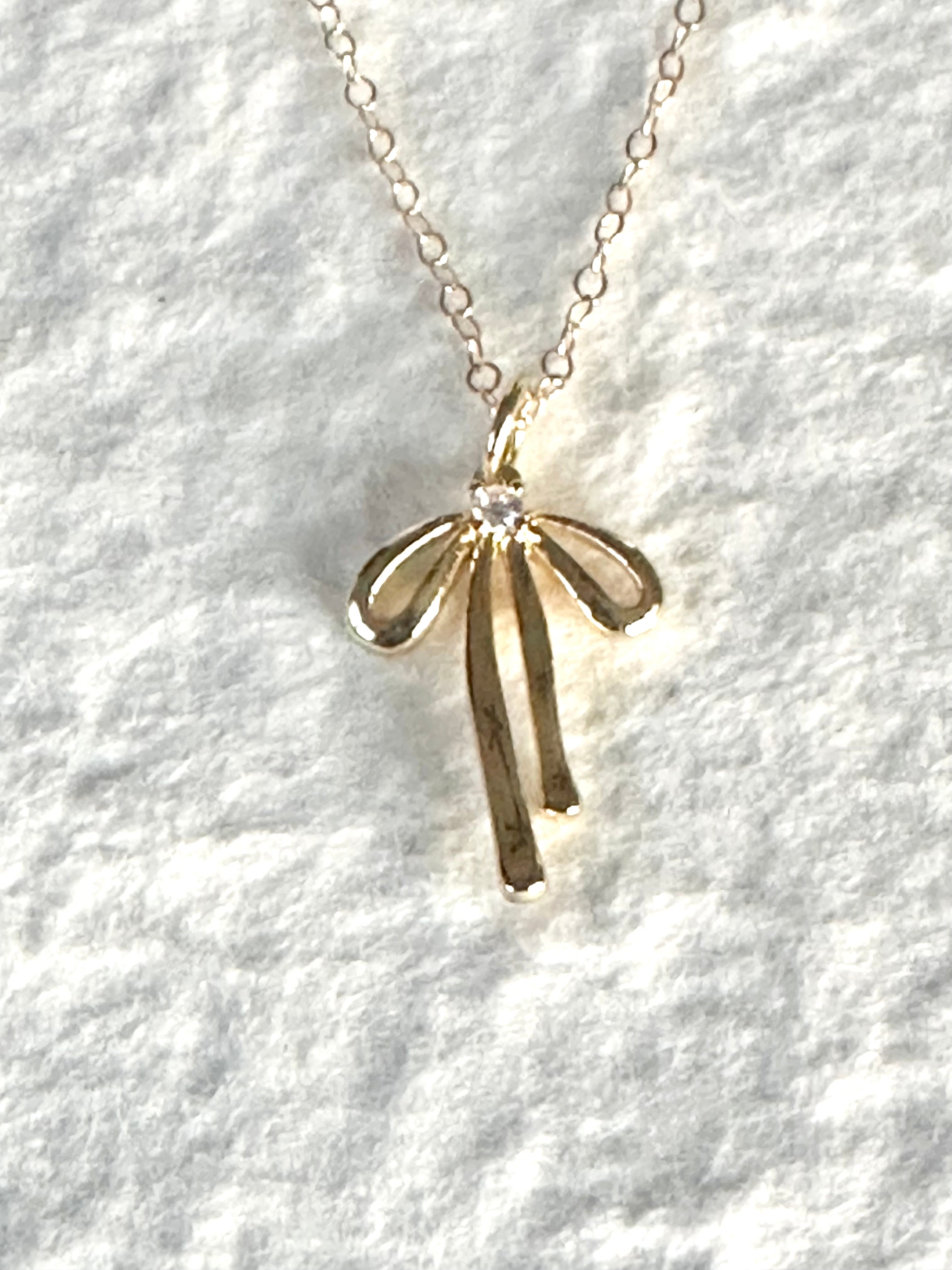 Elegant Ribbon Necklace